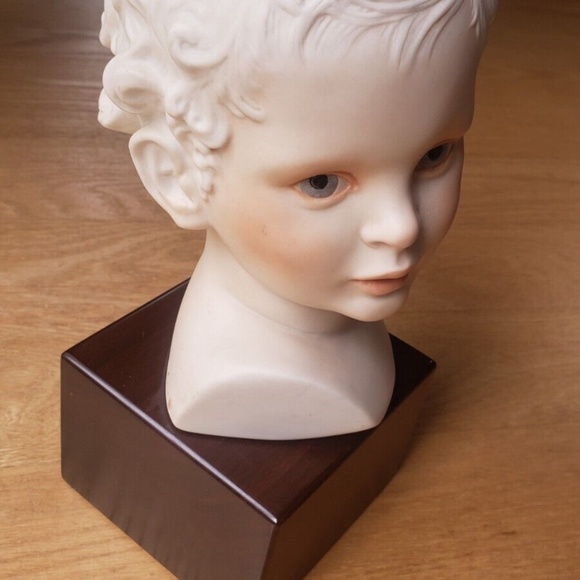 RETIRED CYBIS SIGNED PORCELAIN BUST OF EROS CUPID GOD OF LOVE - Picture 4 of 4